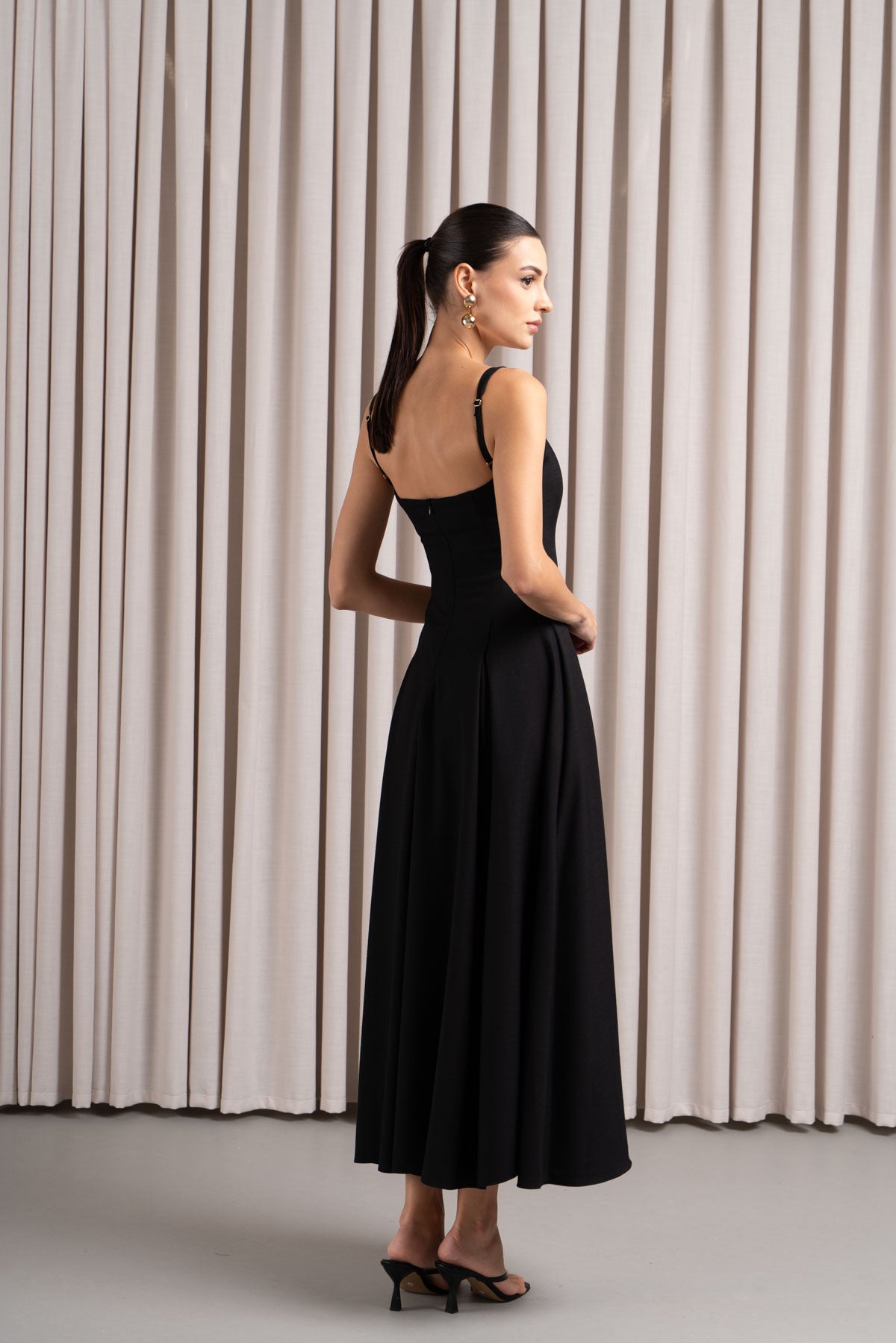 Lilyana,kare yaka kloş elbise – Atelier Aliz