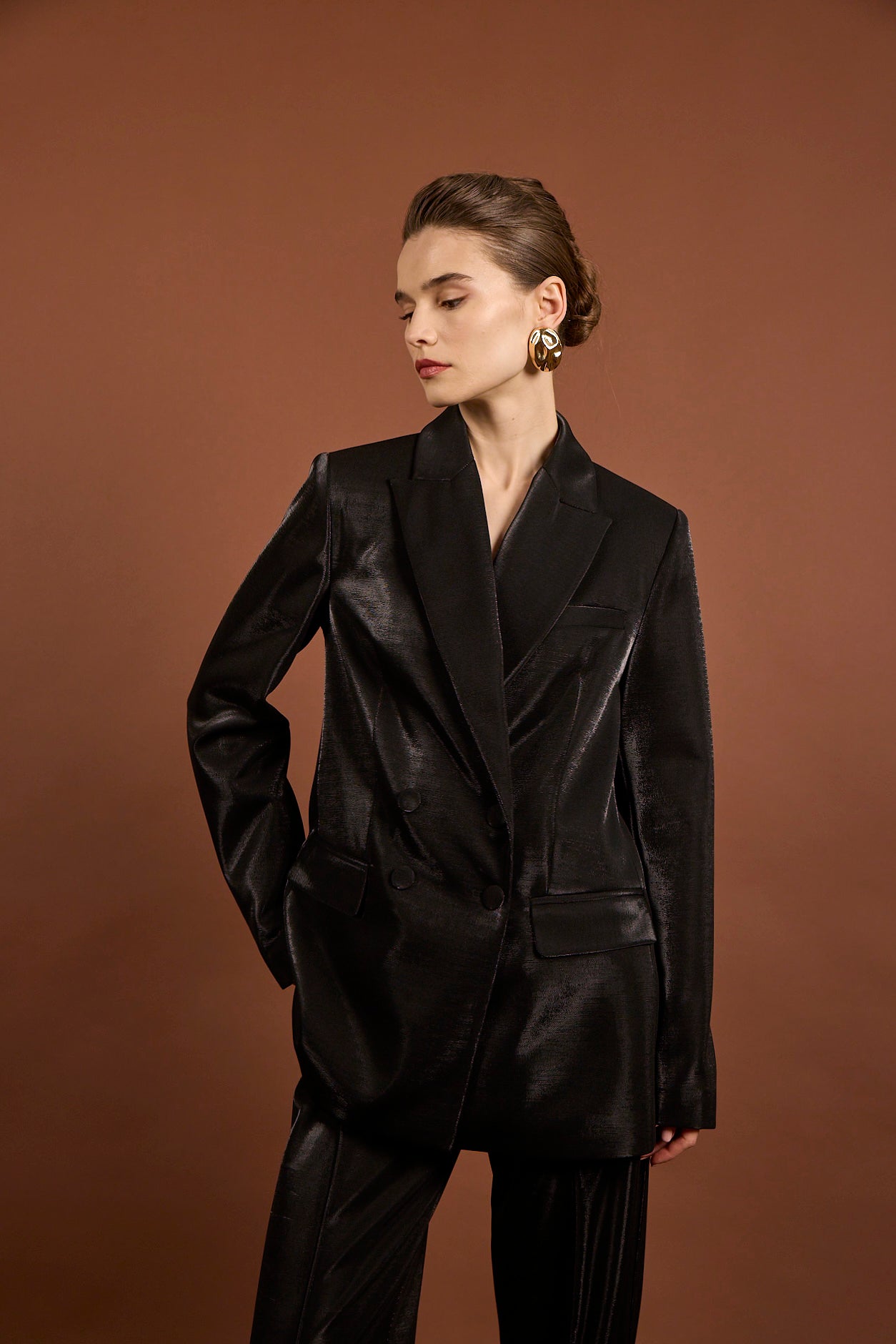 سترة ألورا السوداء