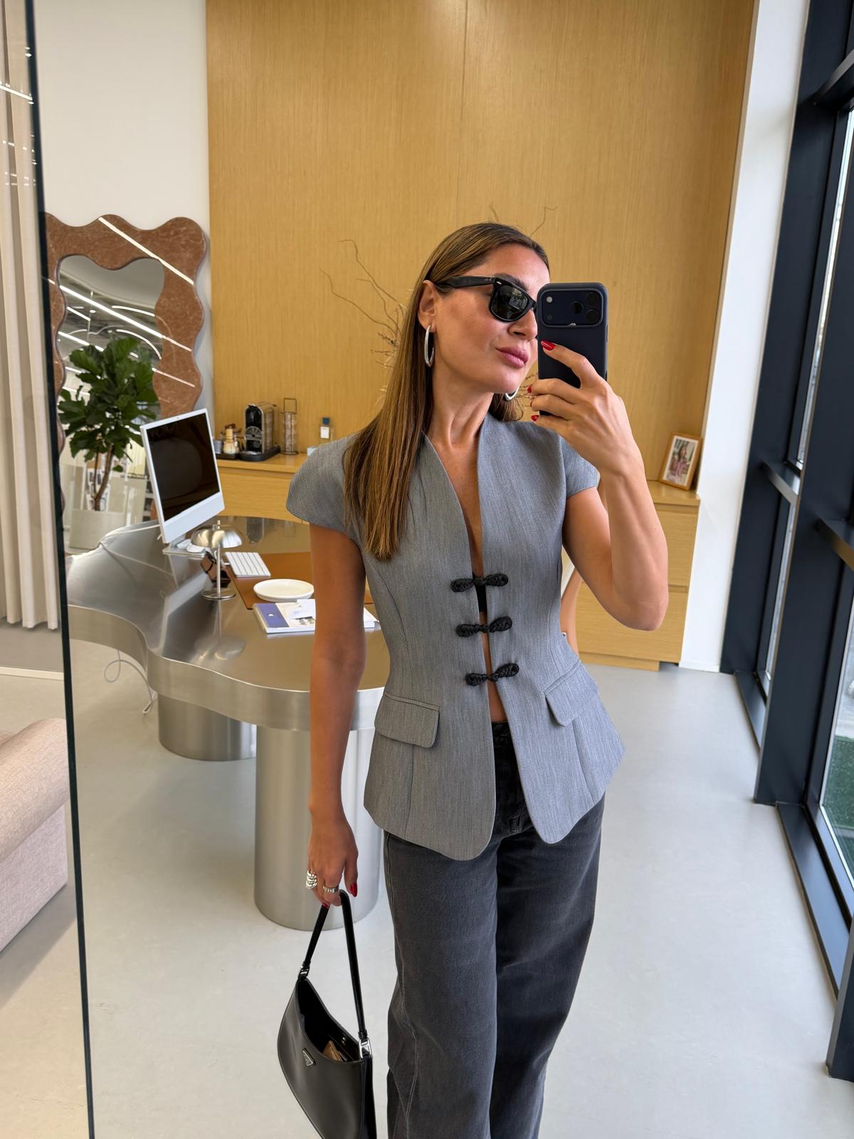 Moi Vest